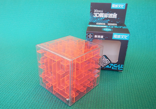 Produkt: MoYu 3D Maze Cube 80mm transparentní červená