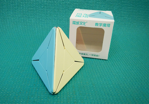 Produkt: MoYu Windmill Pyramid 4-COLORS pastelová