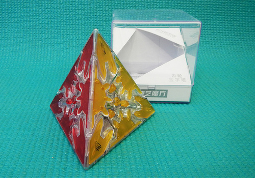 Produkt: QiYi Gear Pyraminx Tiled transparentní