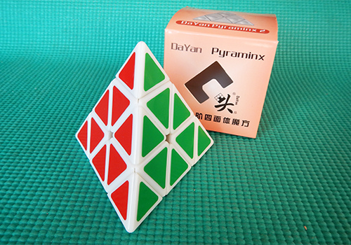 Produkt: Dayan Pyraminx V2 bílý
