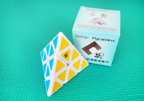 Produkt: Dayan Pyraminx bílý