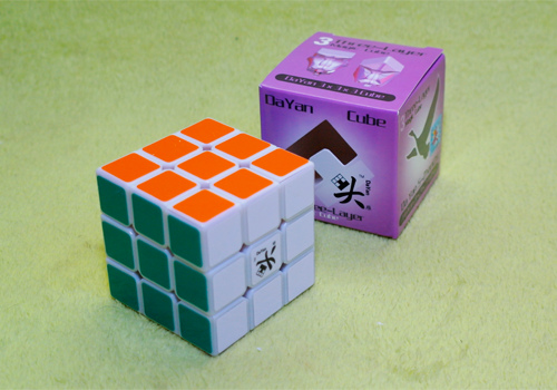 Produkt: Rubikova kostka 3x3x3 Dayan V Zhanchi bílá