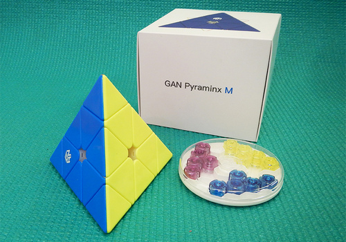 Produkt: Ganspuzzle Pyraminx Magnetic Explorer 4 COLORS