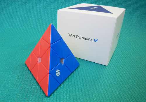 Produkt: Ganspuzzle Pyraminx Magnetic Standard 4 COLORS