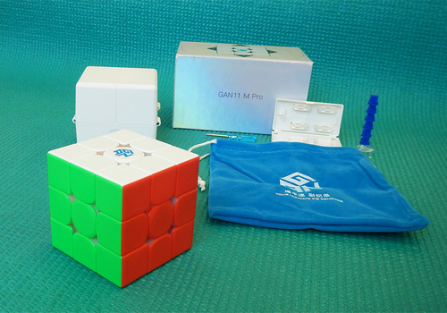 Produkt: Kostka 3x3x3 Ganspuzzle 11 Pro Frosted Magnetic 6 COLORS bílá