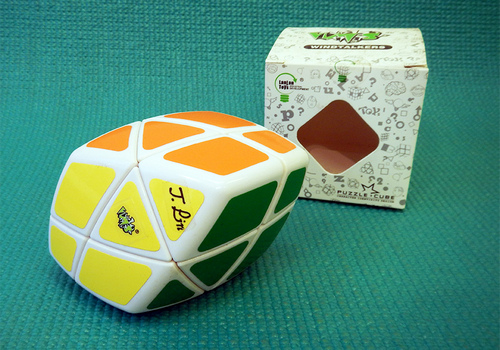 Produkt: LanLan Curvy Rhombohedron bílý