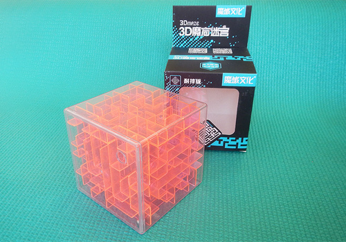 Produkt: MoYu 3D Maze Cube 95mm transparentní červená