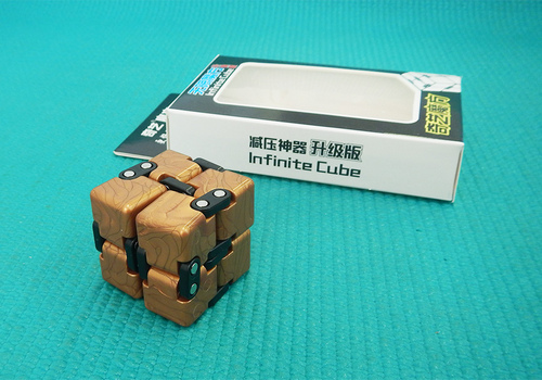 Produkt: QiYi Infinity Cube zlatá